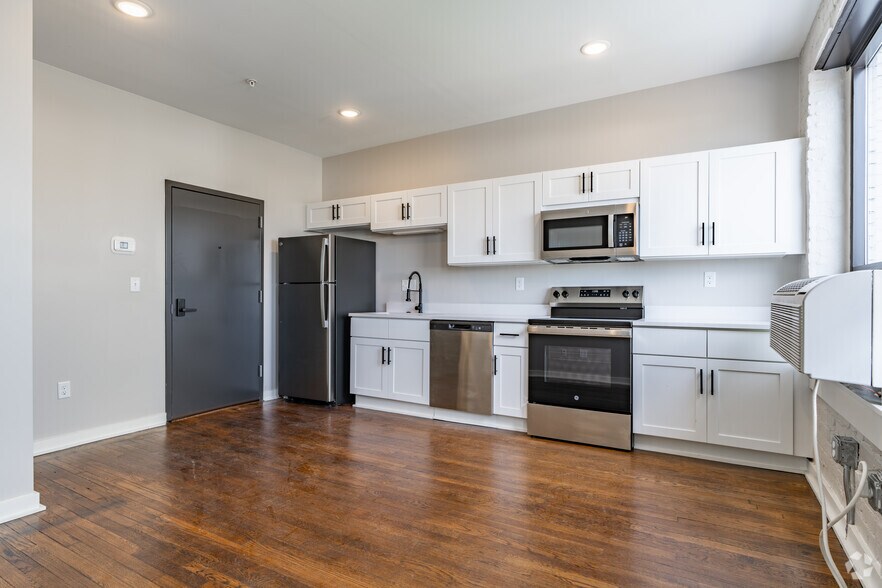 More Photos Of 628 Madison Ave, Memphis Apartments For Lease