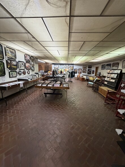 More Photos Of 2857-2867 Lincoln Hwy, Ronks Storefront Retail Residential For Sale