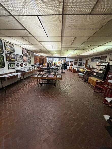 More Photos Of 2857-2867 Lincoln Hwy, Ronks Storefront Retail Residential For Sale