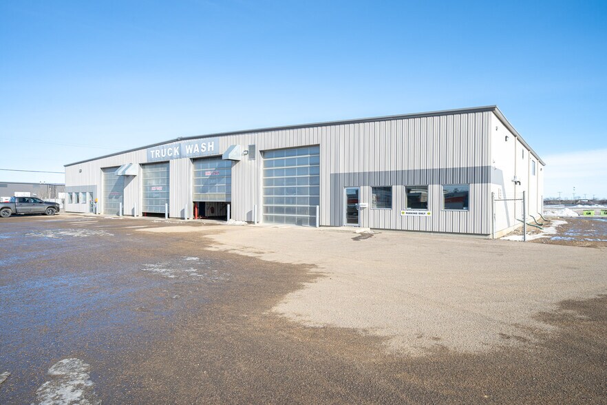 Primary Photo Of 4807 40 Av, Lloydminster Warehouse For Lease