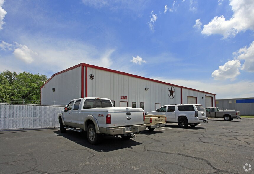 More Photos Of 2301 Underwood Rd, La Porte Warehouse For Lease