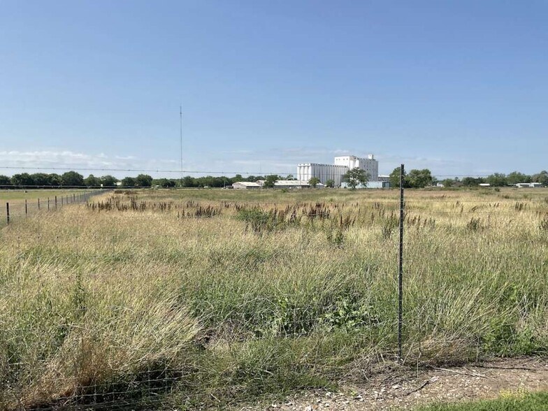 More Photos Of 304 E York St, Ganado Land For Sale