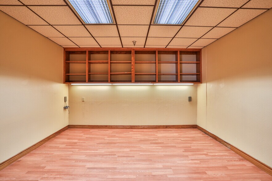 More Photos Of 11930 Goldring Rd, Arcadia Light Distribution For Sale