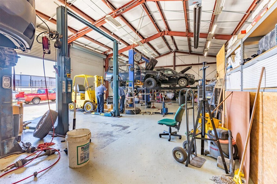 More Photos Of 3124 Reagan Dr, Fort Worth General Retail For Sale