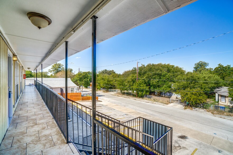 More Photos Of 216 Lucas St, San Antonio Apartments For Sale