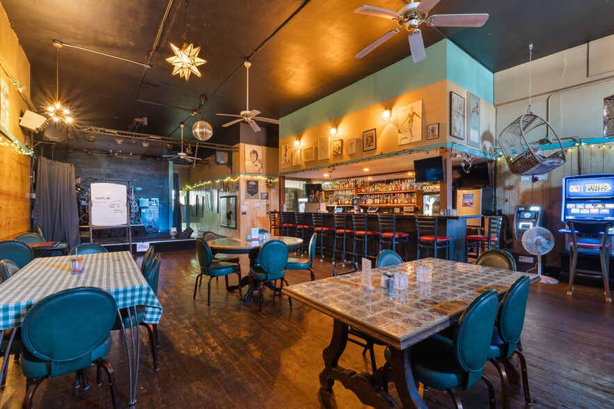 More Photos Of 204 Main Ave, Tillamook Storefront For Sale