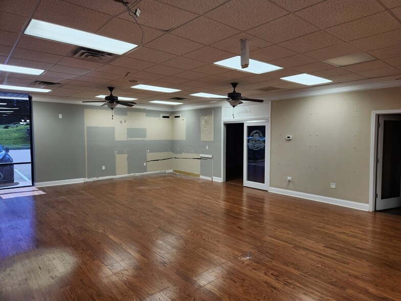 More Photos Of 1420 Mcfarland Blvd, Northport Unknown For Lease