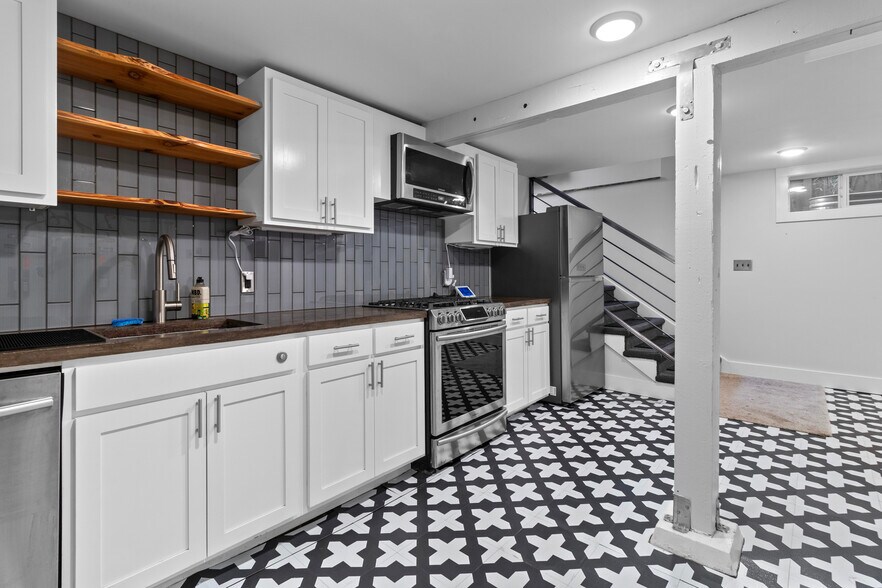 More Photos Of 5130 N Lombard St, Portland Freestanding For Sale