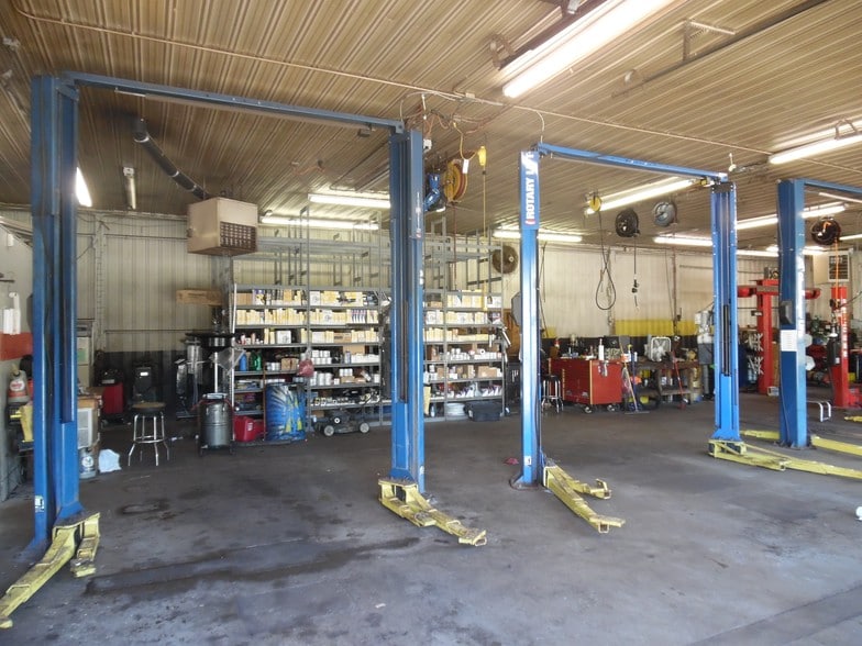 More Photos Of 2543 S 11th St, Niles Auto Repair For Sale