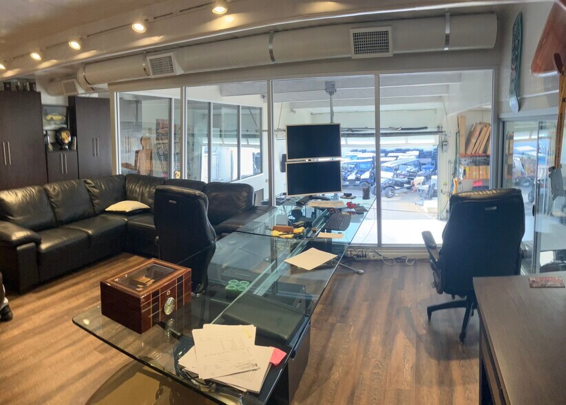 More Photos Of 7261 Mars Dr, Huntington Beach Manufacturing For Sale