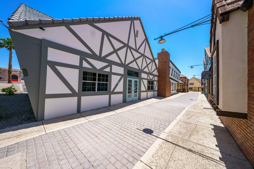 More Photos Of 2126 McCulloch Blvd N, Lake Havasu City Storefront Retail Office For Lease