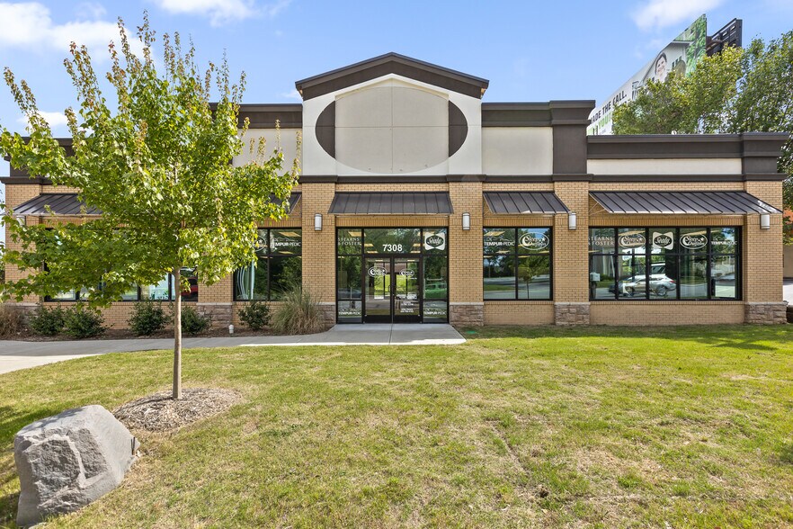 More Photos Of 7308 Shallowford Rd, Chattanooga Storefront Retail Office For Lease