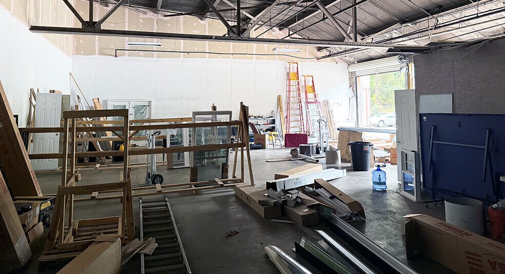 More Photos Of 711 Hospital St, Richmond Warehouse For Lease