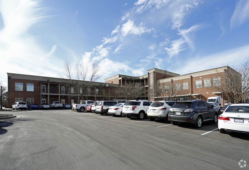 More Photos Of 101 E Market St, Smithfield Office For Lease