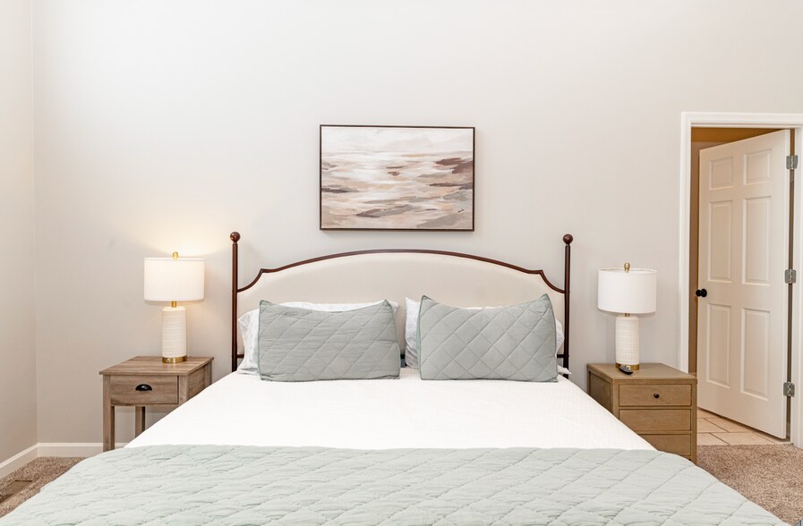 More Photos Of 165 Lakeshore Ln, Counce Hotel For Sale