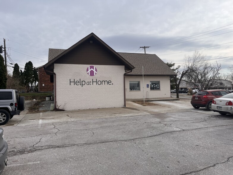 Primary Photo Of 1815 S Walnut St, Bloomington Loft Creative Space For Sale