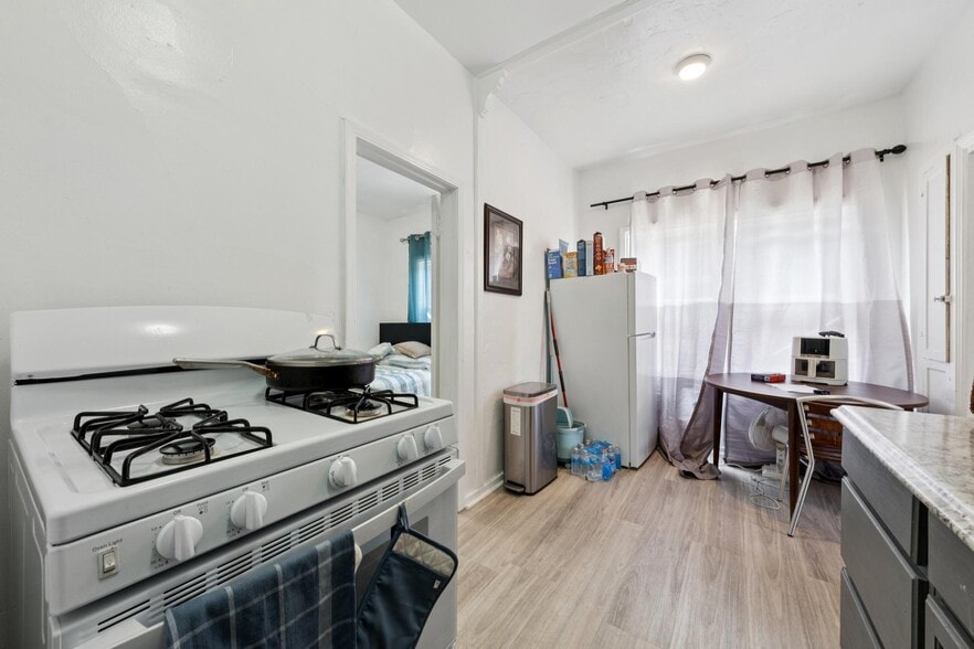 More Photos Of 1360 Berkeley Way, Berkeley Apartments For Sale