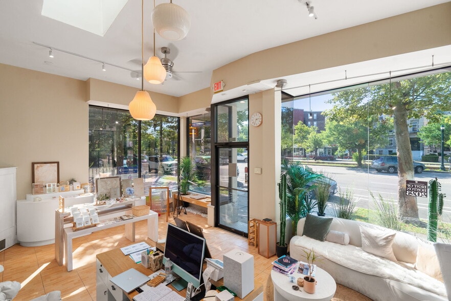 Primary Photo Of 1680 Beacon St, Brookline Apartments For Lease