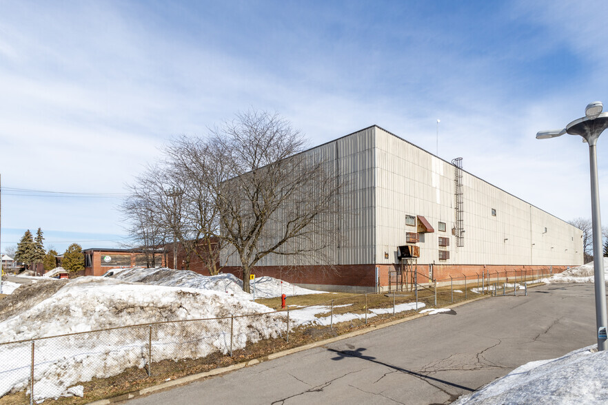 Primary Photo Of 15300 Rue Sherbrooke E, Montréal Warehouse For Lease