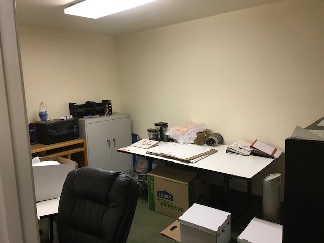 More Photos Of 2019 S Crescent Ave, San Pedro Manufacturing For Sale