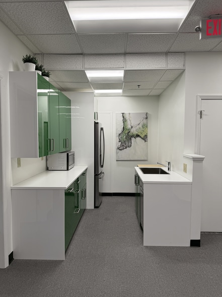 More Photos Of 308 W Rosemary St, Chapel Hill Office For Lease