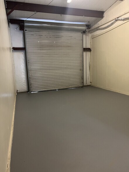 More Photos Of 640 Atlanta St, Barnesville Storefront For Lease