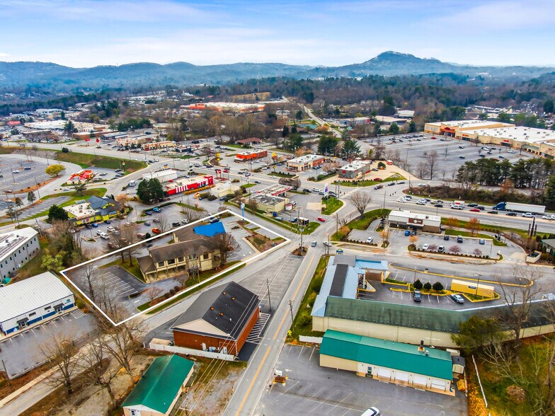 More Photos Of 101 Jack St, Hendersonville Bank For Sale