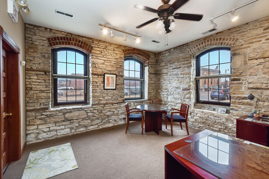 More Photos Of 30 S Shumway Ave, Batavia Office For Sale