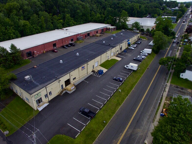 More Photos Of 533 Davisville Rd, Willow Grove Warehouse For Lease