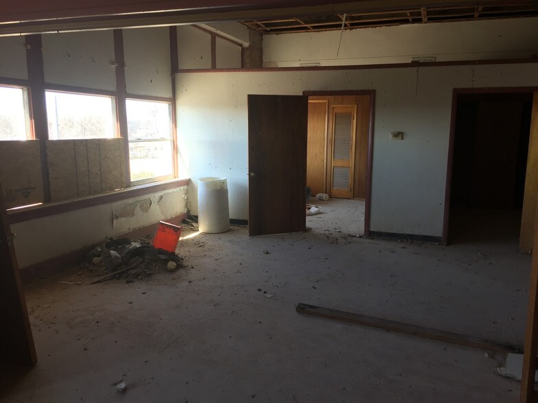 More Photos Of 1900 NW 10th St, Oklahoma City Schools For Sale