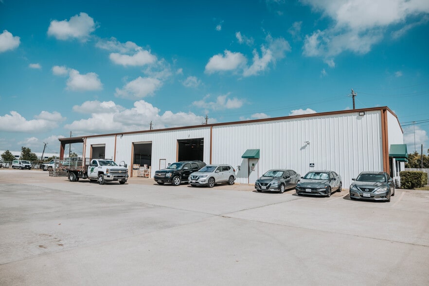 More Photos Of 202 Preston Ave, Pasadena Warehouse For Lease