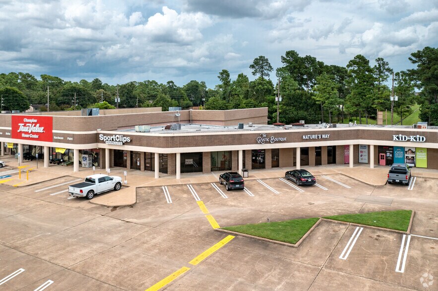 More Photos Of 16616-16744 Champion Forest Dr, Spring Unknown For Lease