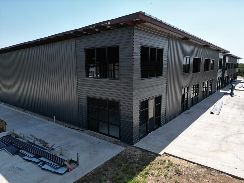More Photos Of 7000 Airport Rd, Georgetown Light Distribution For Sale