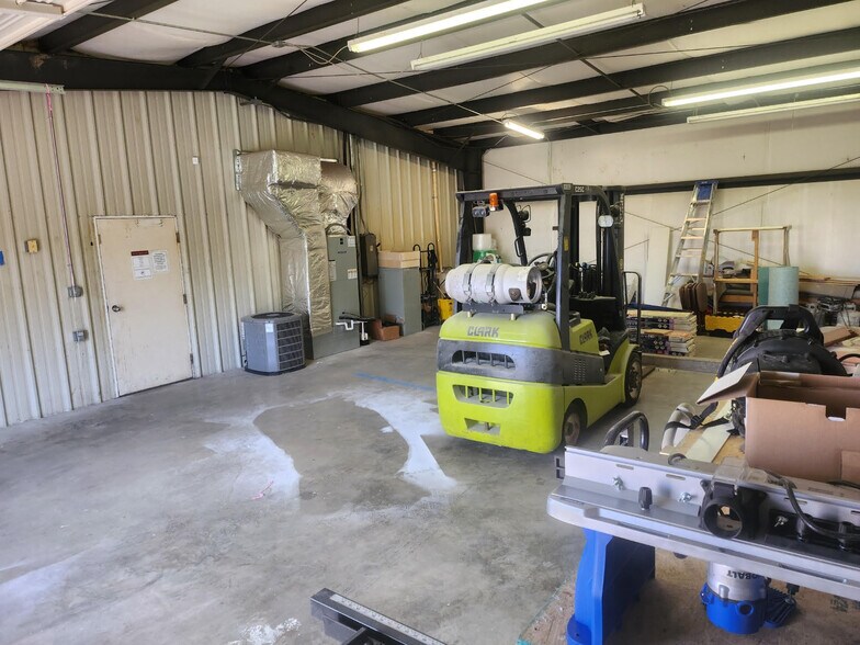 More Photos Of 3411 Trade Dr, Huntsville Warehouse For Sale