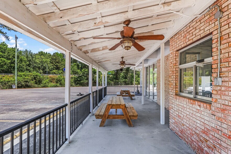 More Photos Of 500 Buff Blvd, Summerton General Retail For Sale