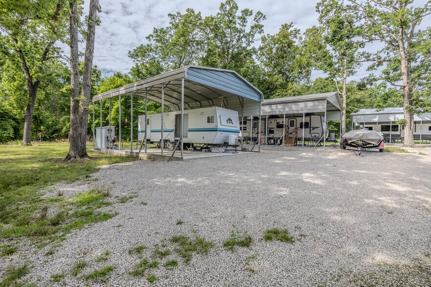 More Photos Of 2399 Twin Rivers Pt, Camdenton Trailer Camper Park For Sale