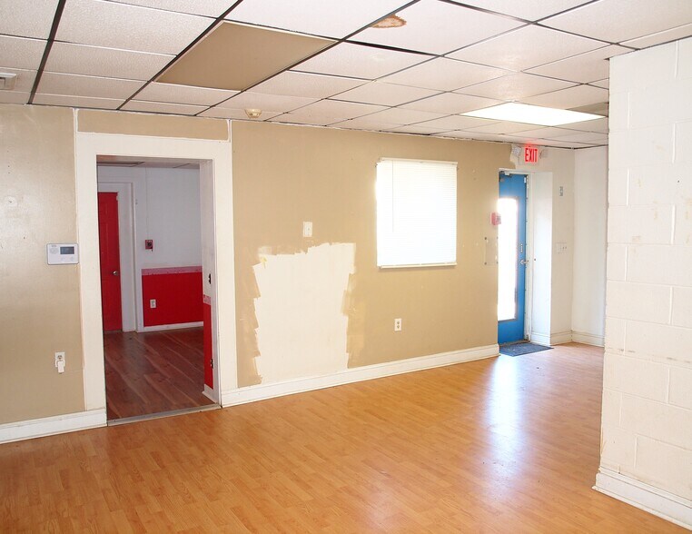 More Photos Of 1521 Sulphur Springs Rd, Waynesville Office For Sale