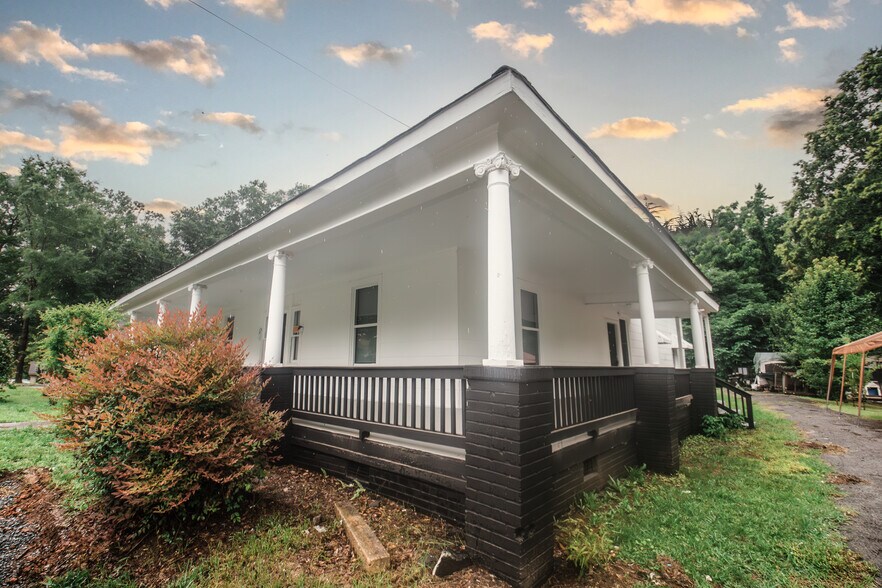 More Photos Of 707 W Phifer St, Monroe Apartments For Sale