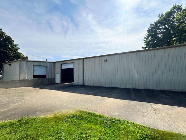 More Photos Of 600 S Plum St, Pine Bluff Warehouse For Lease