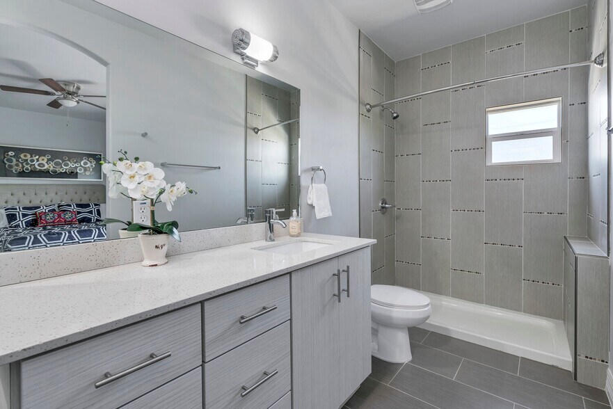 More Photos Of 2826 E Karen Dr, Phoenix Rehabilitation Center For Sale