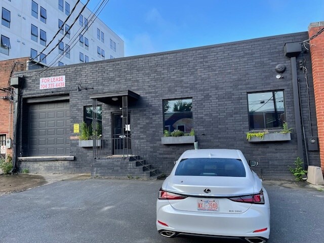 More Photos Of 231 Foster Ave, Charlotte Showroom For Lease