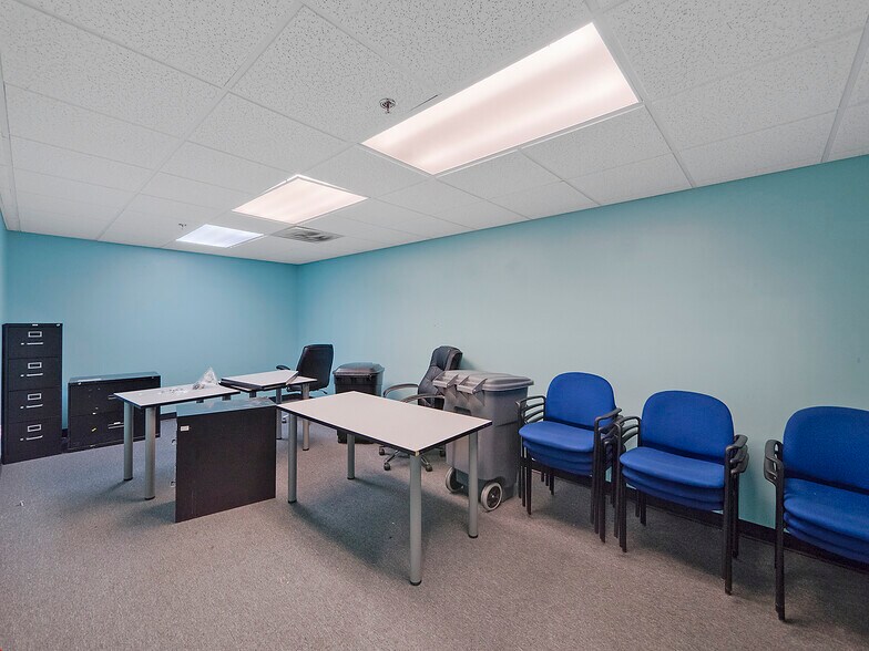 More Photos Of 4074 Northlake Blvd, Palm Beach Gardens Freestanding For Lease