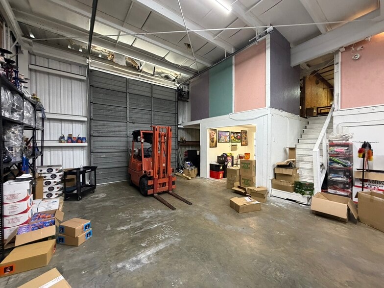 More Photos Of 2601 Lexington St, Kenner Warehouse For Sale