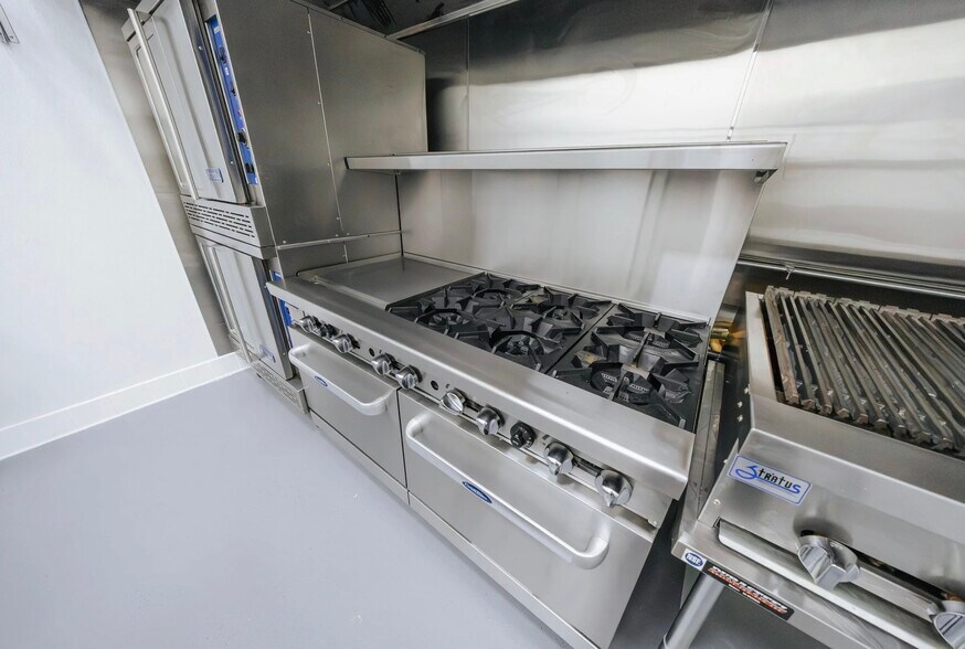 More Photos Of 17290 Newhope St, Fountain Valley Food Processing For Lease