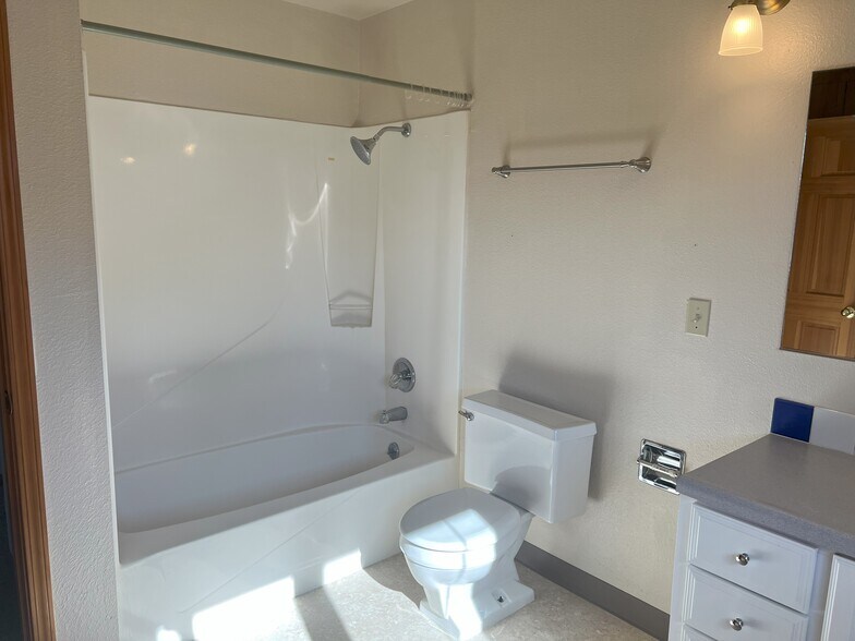 More Photos Of 2165 NE Multnomah St, Portland Apartments For Sale