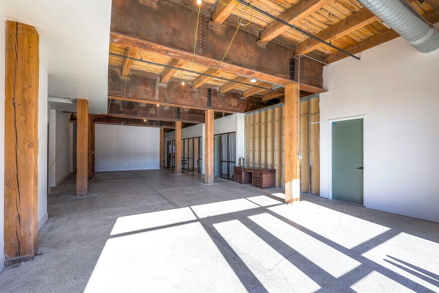 More Photos Of 1612 Grand Blvd, Kansas City Loft Creative Space For Lease