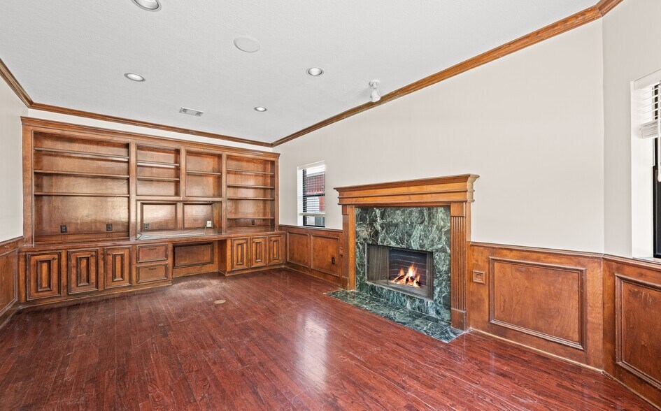 More Photos Of 20240 Cypress Rosehill Rd, Tomball Office Residential For Lease