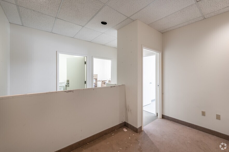 More Photos Of 1 Washington St, Wellesley Medical For Lease