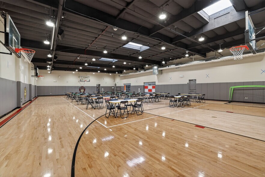 More Photos Of 5400 Power Inn Rd, Sacramento Showroom For Sale