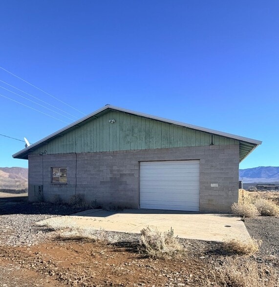 More Photos Of 25 Cash Dr, Mound House Warehouse For Sale